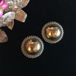 Vintage gold clip on earrings​​